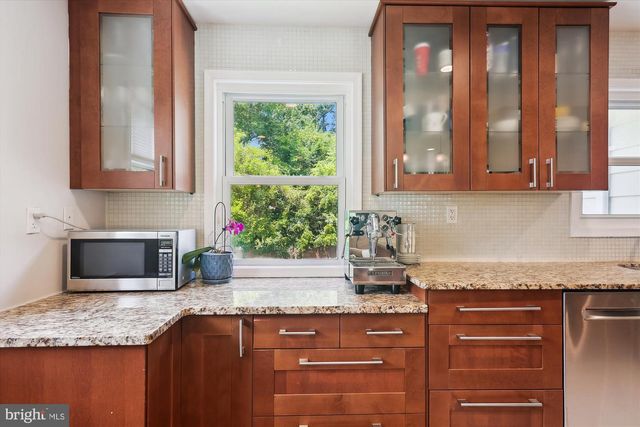 3234 DYE DR, Falls Church, VA 22042