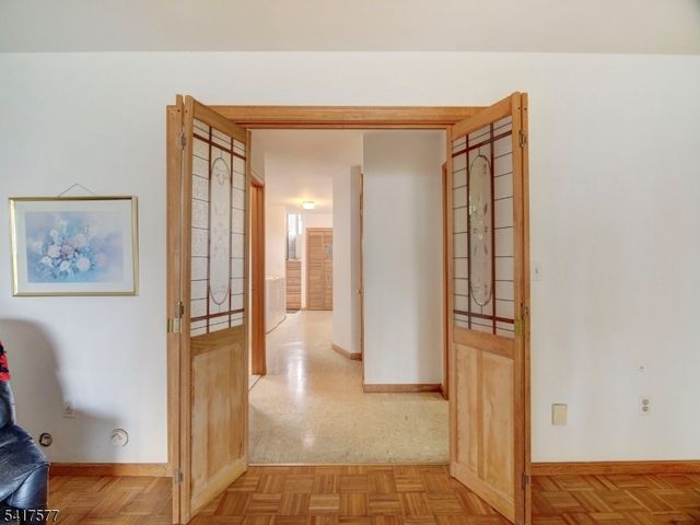 16 Oldis St, Rochelle Park Twp., NJ 07662