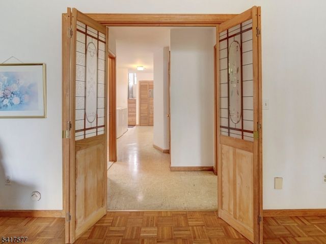 16 Oldis St, Rochelle Park Twp., NJ 07662