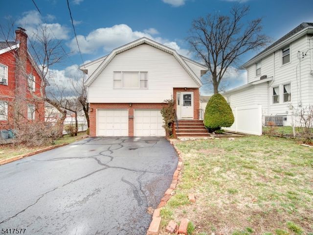 16 Oldis St, Rochelle Park Twp., NJ 07662