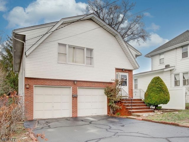 16 Oldis St, Rochelle Park Twp., NJ 07662