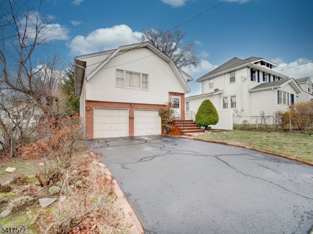 16 Oldis St, Rochelle Park Twp., NJ 07662