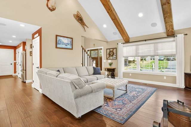 109 Booth St, Ludlow, MA 01056