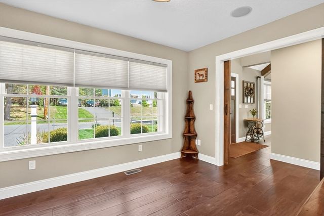 109 Booth St, Ludlow, MA 01056