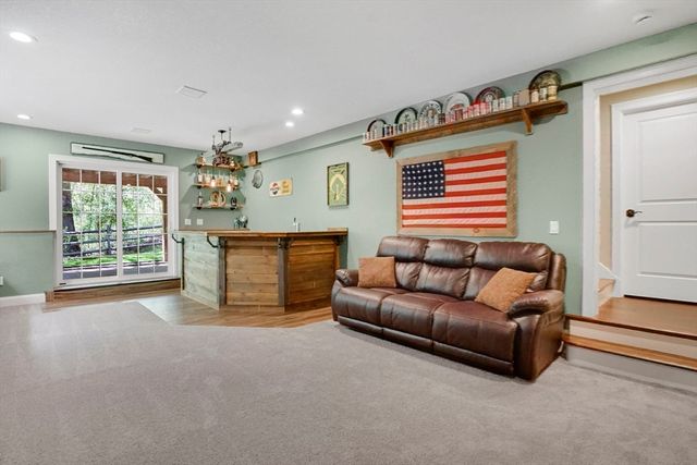 109 Booth St, Ludlow, MA 01056