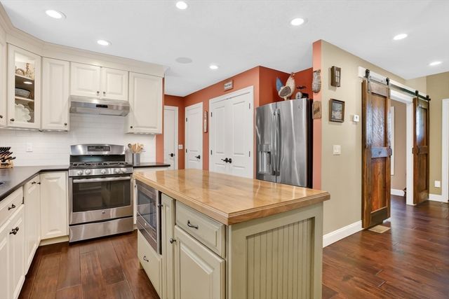 109 Booth St, Ludlow, MA 01056