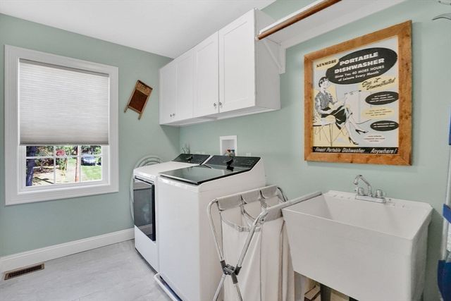 109 Booth St, Ludlow, MA 01056