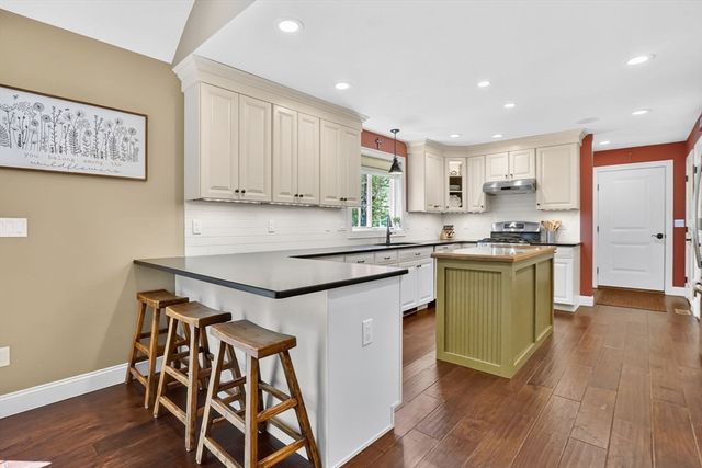 109 Booth St, Ludlow, MA 01056