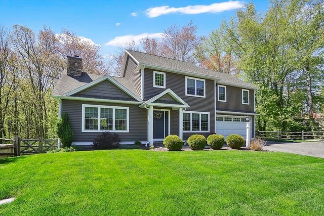 109 Booth St, Ludlow, MA 01056