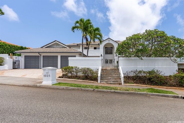 1025 Hanohano Way, Honolulu, HI 96825