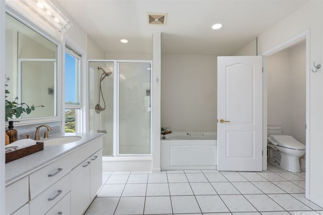 1025 Hanohano Way, Honolulu, HI 96825