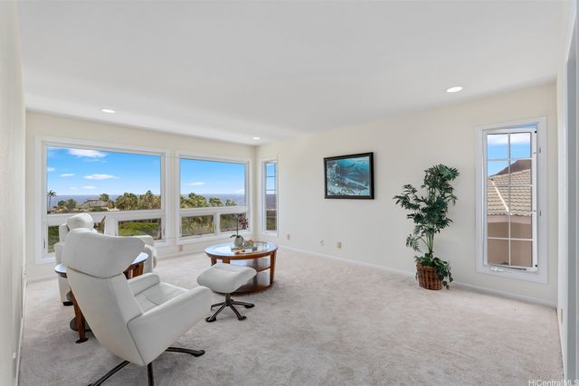 1025 Hanohano Way, Honolulu, HI 96825