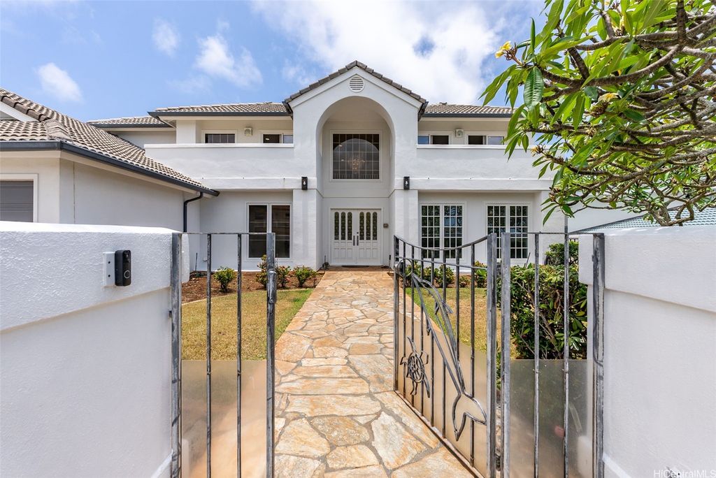 1025 Hanohano Way, Honolulu, HI 96825