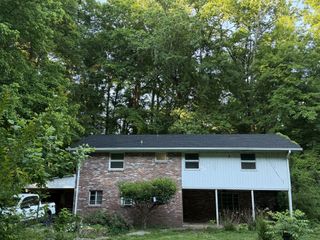 352 Hickory Grove Blvd, Clarksville, TN 37040
