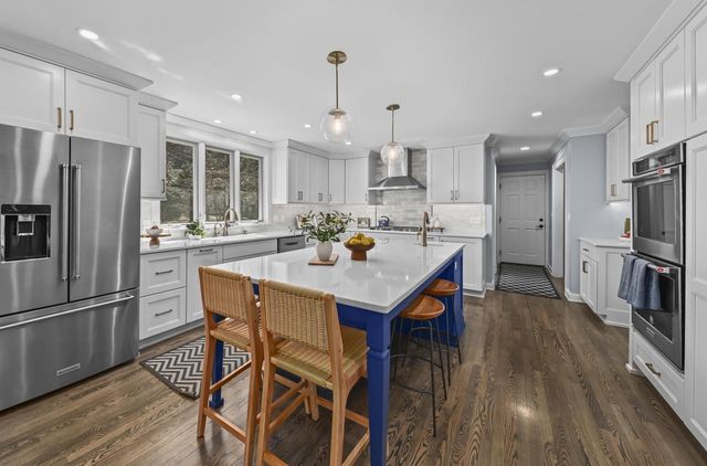 1870 Sean COURT, Brookfield, WI 53045