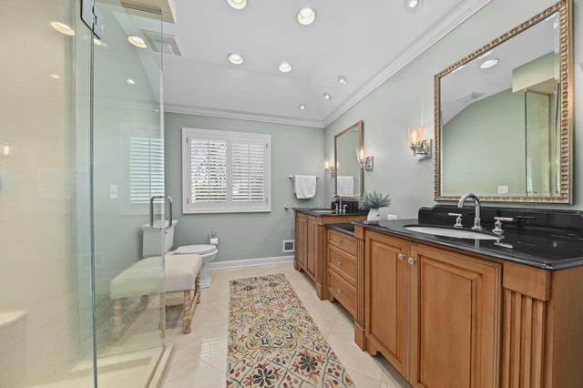 1870 Sean COURT, Brookfield, WI 53045