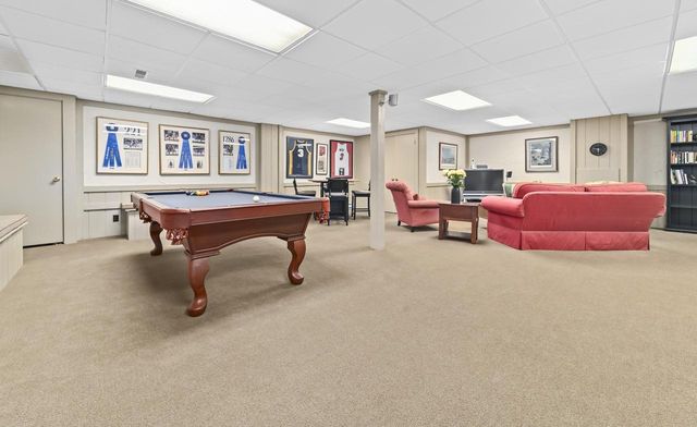 1870 Sean COURT, Brookfield, WI 53045