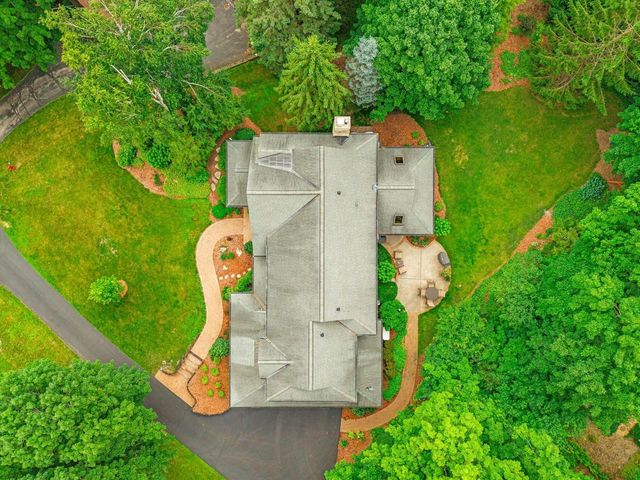 1870 Sean COURT, Brookfield, WI 53045