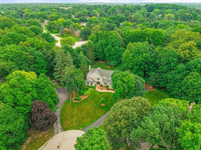 1870 Sean COURT, Brookfield, WI 53045