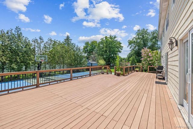 16 Yale Drive, New City, NY 10956