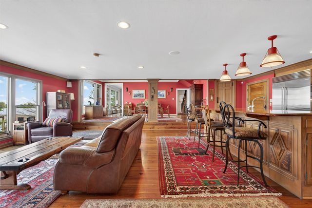 6046 S Lakeshore Drive, Shreveport, LA 71119