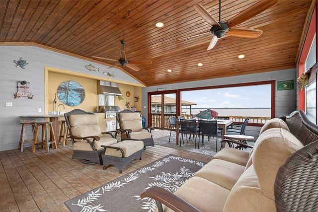6046 S Lakeshore Drive, Shreveport, LA 71119