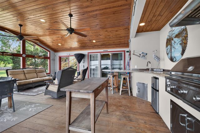 6046 S Lakeshore Drive, Shreveport, LA 71119