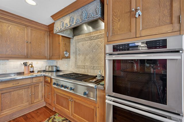 6046 S Lakeshore Drive, Shreveport, LA 71119