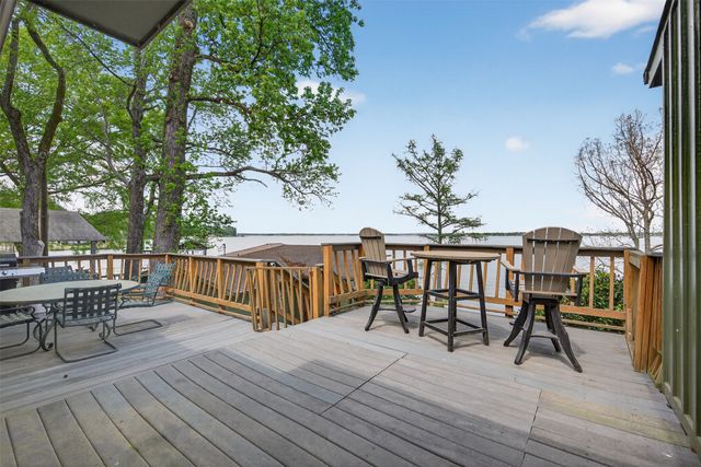 6046 S Lakeshore Drive, Shreveport, LA 71119