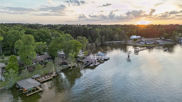 6046 S Lakeshore Drive, Shreveport, LA 71119