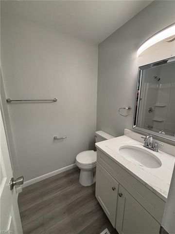 1813 Rowlock RD, Chesapeake, VA 23321