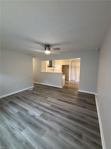 1813 Rowlock RD, Chesapeake, VA 23321