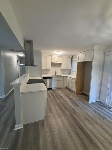 1813 Rowlock RD, Chesapeake, VA 23321