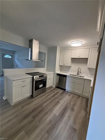 1813 Rowlock RD, Chesapeake, VA 23321