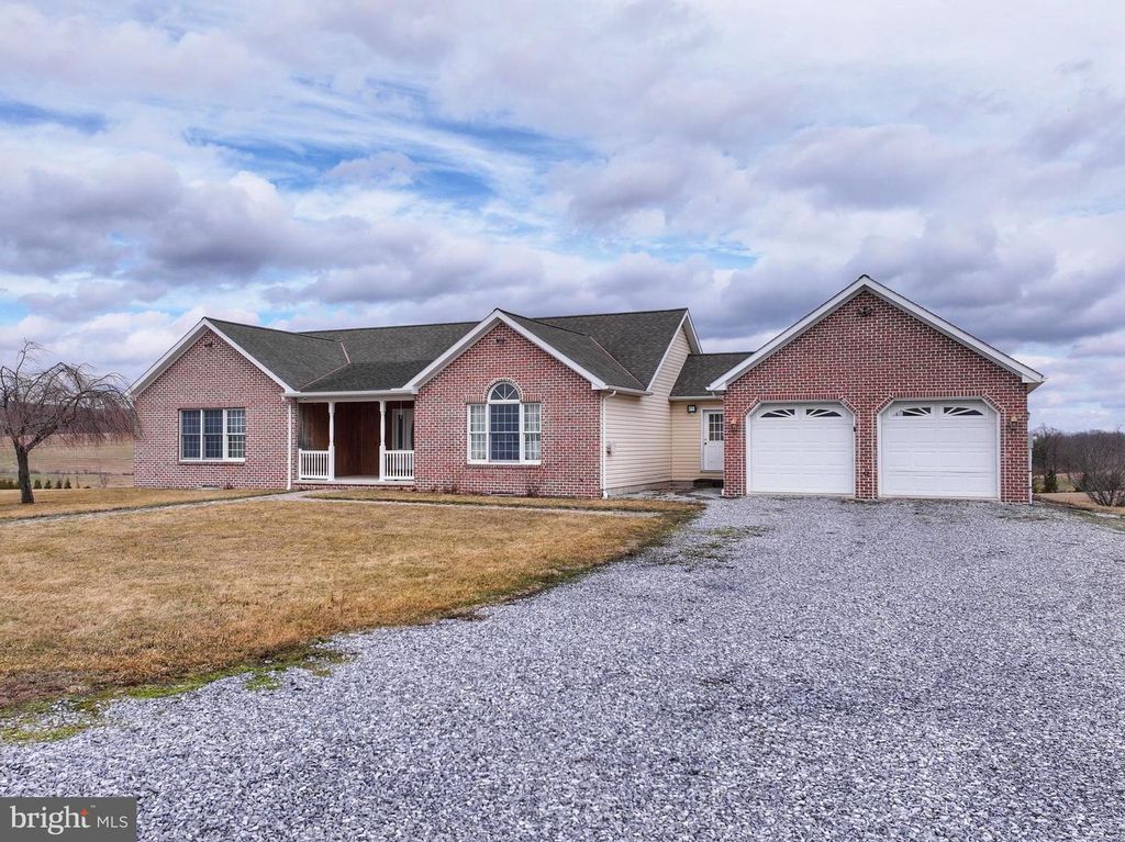 Image 1 of property listing at 211 CHERRY LANE, Clearville, PA 15535