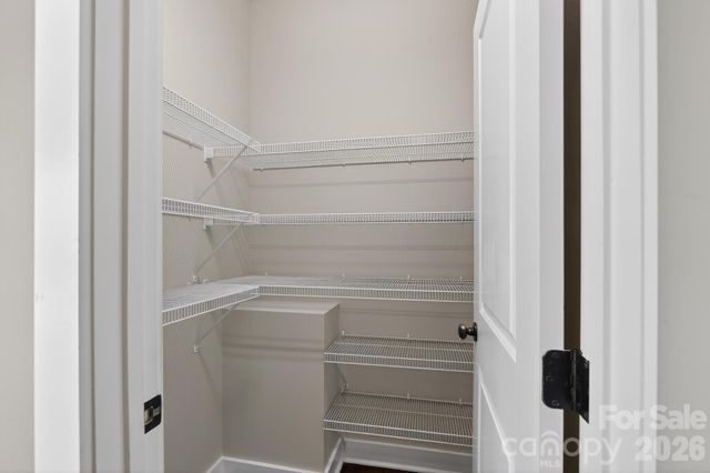 1002 Wellington Court NE, Lenoir, NC 28645