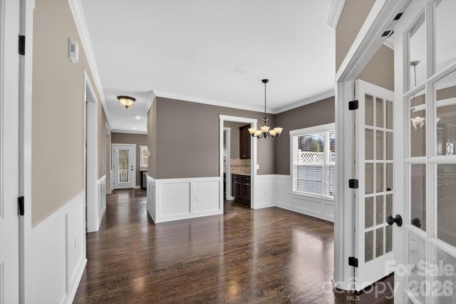 1002 Wellington Court NE, Lenoir, NC 28645