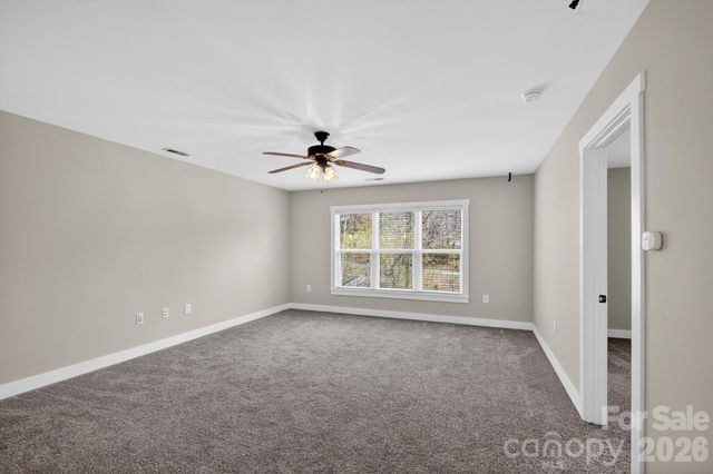 1002 Wellington Court NE, Lenoir, NC 28645