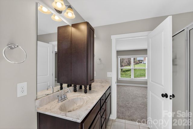 1002 Wellington Court NE, Lenoir, NC 28645