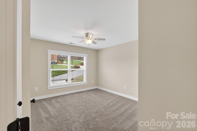 1002 Wellington Court NE, Lenoir, NC 28645