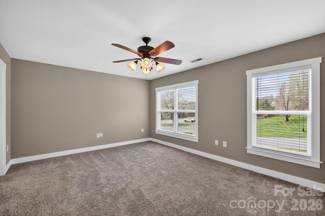 1002 Wellington Court NE, Lenoir, NC 28645