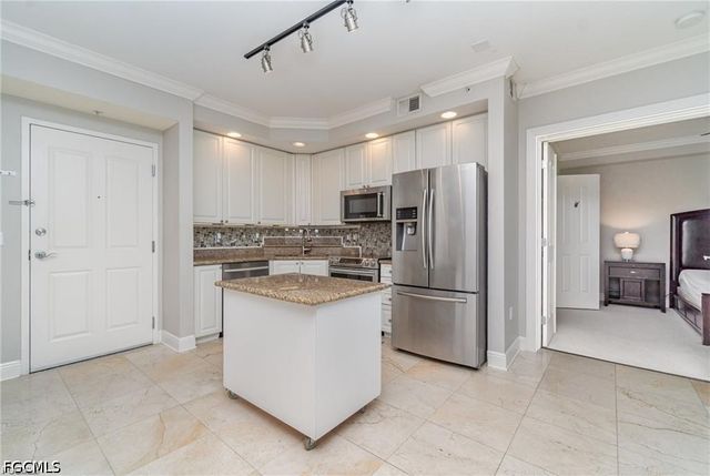 2825 Palm Beach BLVD 614, Fort Myers, FL 33916