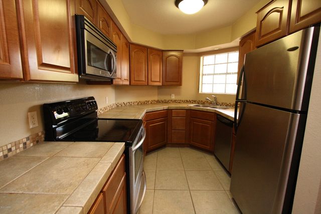 3230 E Calle de la Punta Apt 17, Tucson, AZ 85718