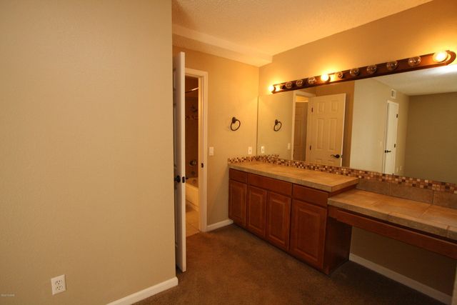 3230 E Calle de la Punta Apt 17, Tucson, AZ 85718