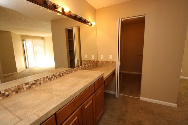 3230 E Calle de la Punta Apt 17, Tucson, AZ 85718