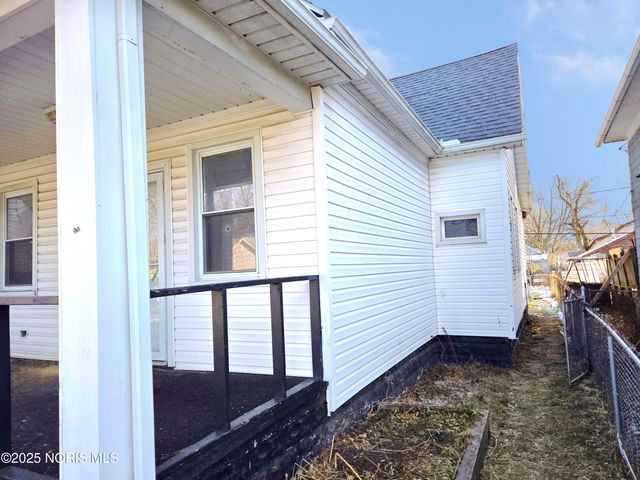 921 Berry Street, Toledo, OH 43605