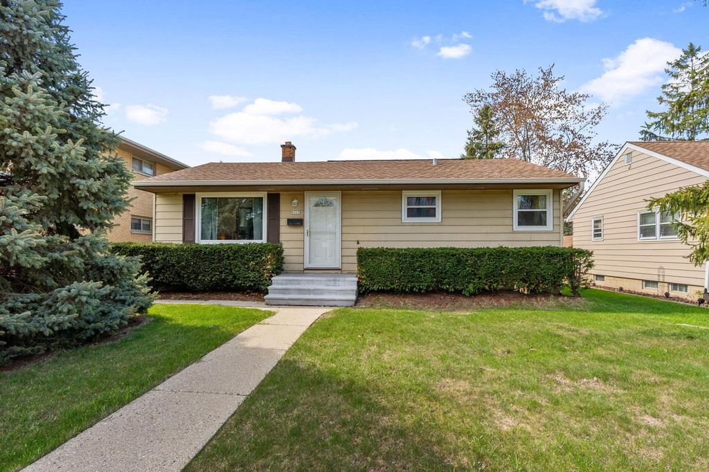 9517 W Capitol DRIVE, Milwaukee, WI 53222