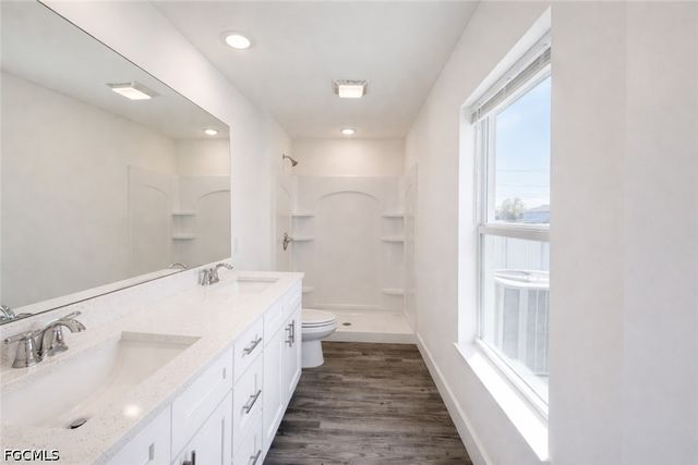 315 NW 18th TER, Cape Coral, FL 33993