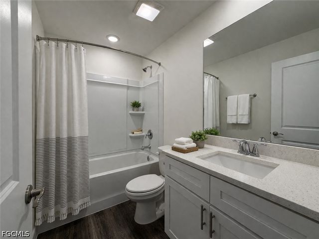 315 NW 18th TER, Cape Coral, FL 33993