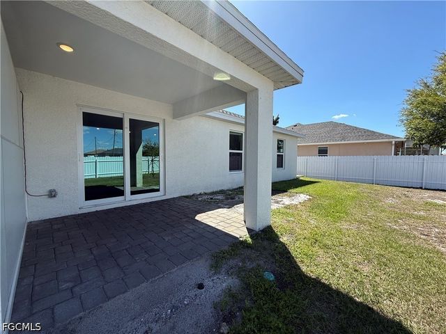315 NW 18th TER, Cape Coral, FL 33993